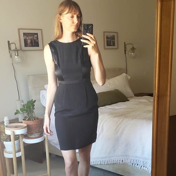 WAYF Silk Elegant‎ Black Sleeveless Dress 4 - Picture 1 of 10